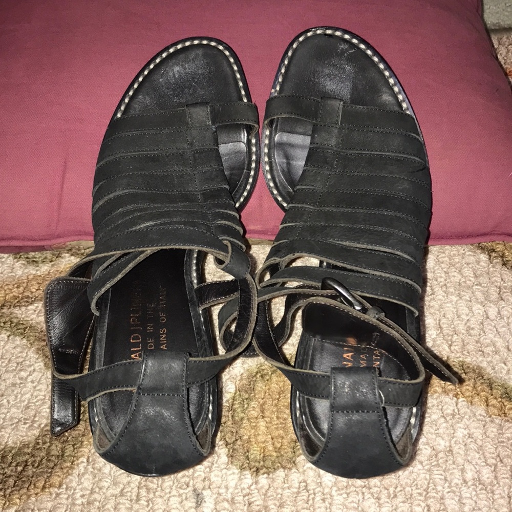 Shoes - Picture 2 of 8